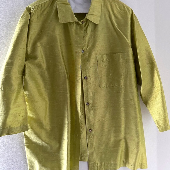 Woman's Silk Blouse or Over Shirt - Picture 1 of 1